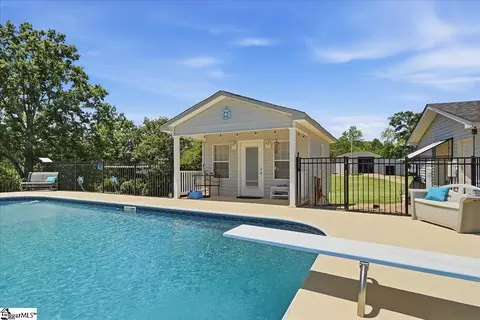 Exterior - 418 River Rd, Union, SC 29379 photo 2 of 10