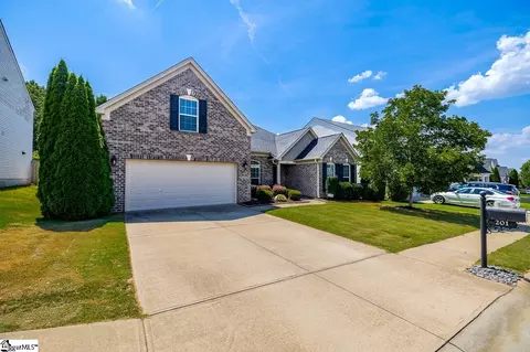 201 Chapel Hill Ln, Simpsonville, SC 29681