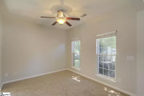 210 Highgate Cir, Greer, SC 29650 photo 9