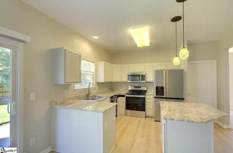 210 Highgate Cir, Greer, SC 29650 photo 15