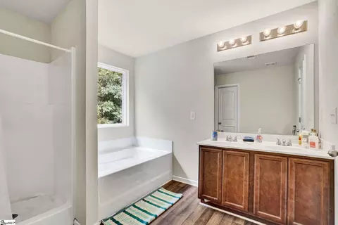 Entry Way - 156 Queens Cir, Laurens, SC 29360 photo 5 of 5