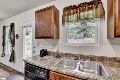 Kitchen - 156 Queens Cir, Laurens, SC 29360 photo 1 of 1
