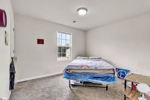 Bedroom - 156 Queens Cir, Laurens, SC 29360 photo 1 of 8