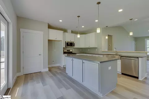 Kitchen - 101 Powell Ct, Easley, SC 29640 photo 2 of 4