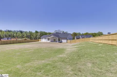 Exterior - 101 Powell Ct, Easley, SC 29640 photo 6 of 9