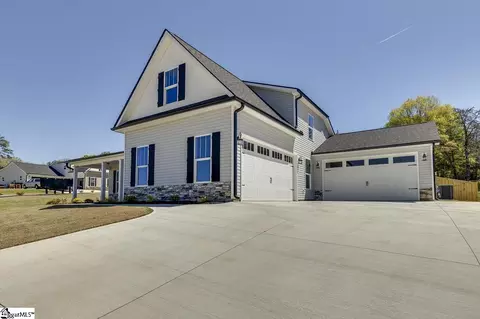 Exterior - 101 Powell Ct, Easley, SC 29640 photo 3 of 9