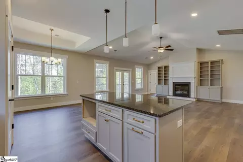 Living - 123 Hideaway Ln, Easley, SC 29640 photo 7 of 9