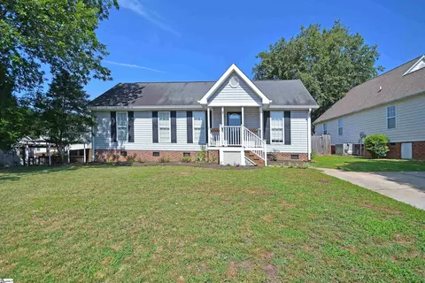 8 Montvale Dr, Simpsonville, SC 29681