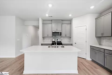 Kitchen - 1513 Switchback Cir, Moore, SC 29369 photo 1 of 3