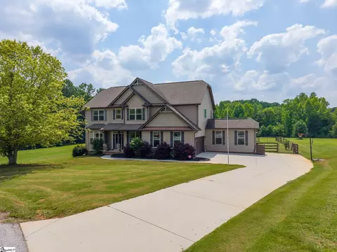 26 Fancy Ln, Travelers Rest, SC 29690