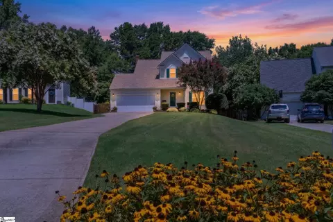 108 Bathurst Ln, Simpsonville, SC 29681