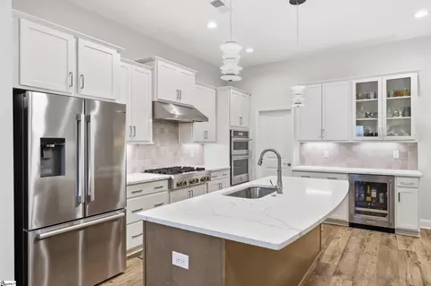 Kitchen - 731 Glendon St, Greer, SC 29651 photo 2 of 3