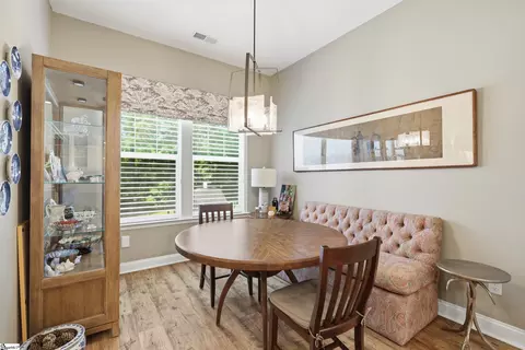 Dining - 731 Glendon St, Greer, SC 29651 photo 2 of 3