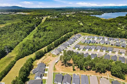 View/Area - 731 Glendon St, Greer, SC 29651 photo 4 of 6