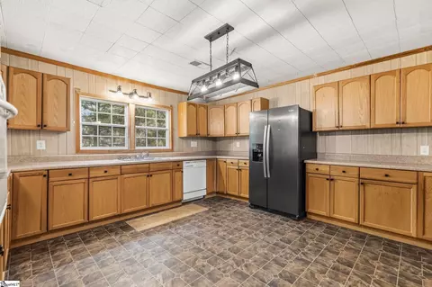 Kitchen - 36 Dendy St, Pelzer, SC 29669 photo 4 of 5