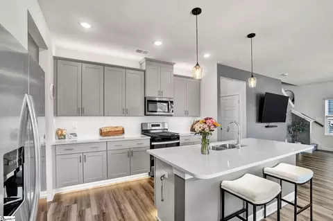 Kitchen - 532 Summit Vw, Moore, SC 29369 photo 2 of 2