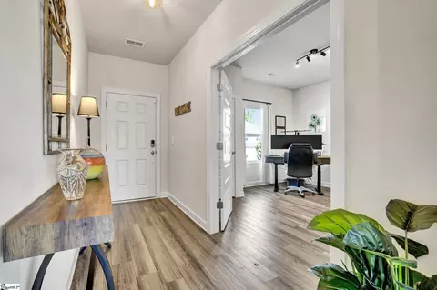 Entry Way - 532 Summit Vw, Moore, SC 29369 photo 2 of 4
