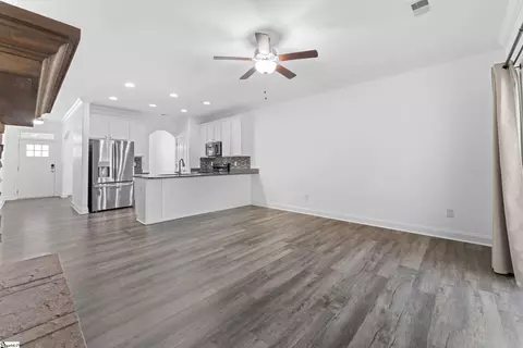 Living - 44 Tannery Dr, Greer, SC 29651 photo 2 of 3