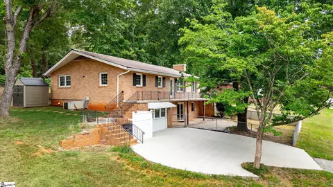 315 Gilstrap Dr, Liberty, SC 29657