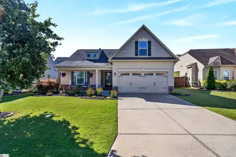 132 Caledonia Dr, Easley, SC 29642