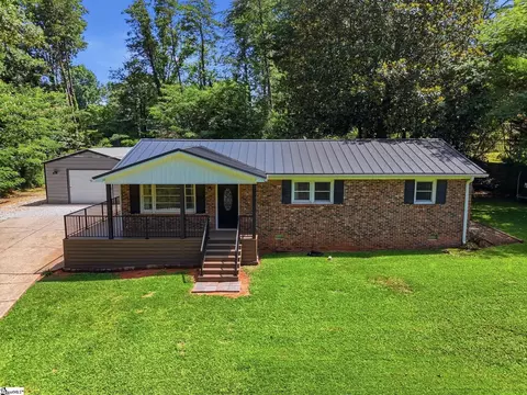 30 Dogwood Dr, Travelers Rest, SC 29690