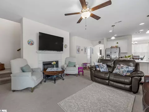 Living - 200 Everard Ln, Greer, SC 29650 photo 2 of 3