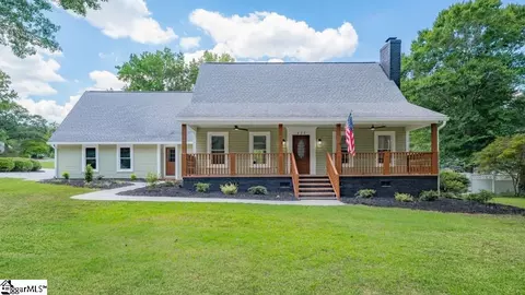 421 Quail Run Cir, Fountain Inn, SC 29644