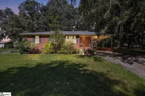 5 Lamar Cir, Greenville, SC 29605