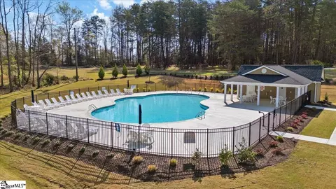 929 Titian St, Moore, SC 29369 photo 4