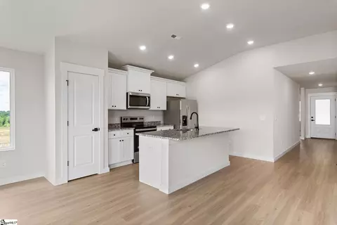 1243 Crested Iris St, Moore, SC 29369 photo 2