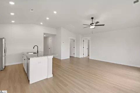 1243 Crested Iris St, Moore, SC 29369 photo 3