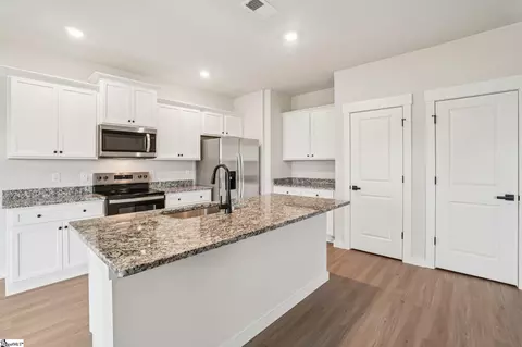 1216 Crested Iris St, Moore, SC 29369 photo 5