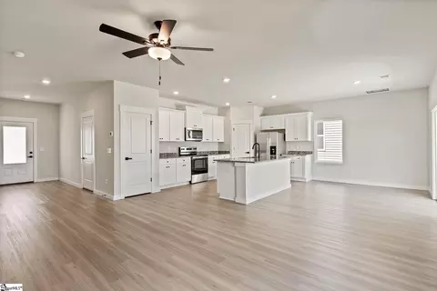 1229 Crested Iris St, Moore, SC 29369 photo 3