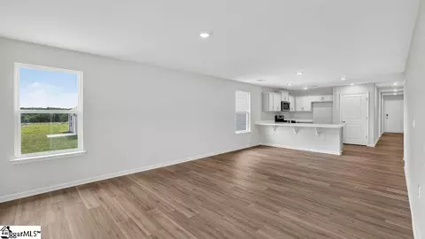 Living - 131 Lazzon Rd, Moore, SC 29369 photo 3 of 5