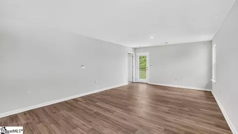 Living - 131 Lazzon Rd, Moore, SC 29369 photo 5 of 5
