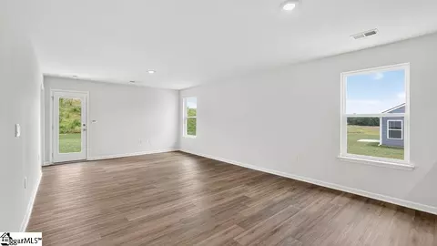 Living - 131 Lazzon Rd, Moore, SC 29369 photo 1 of 5
