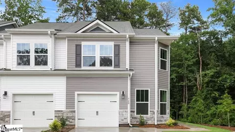 723 Lesbury Ln, Spartanburg, SC 29301