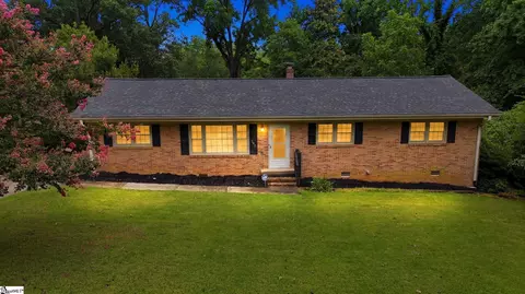102 Palmetto Dr, Simpsonville, SC 29681