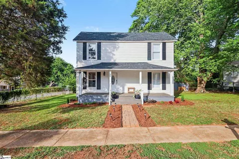 26 2nd Ave, Greenville, SC 29609