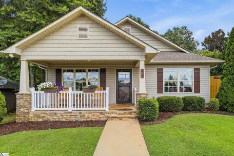 610 Fawn Branch Trl, Boiling Springs, SC 29316