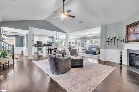 356 Strasburg Dr, Simpsonville, SC 29681