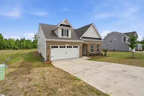 Exterior - 425 Adhurst Dr, Enoree, SC 29335 photo 6 of 7