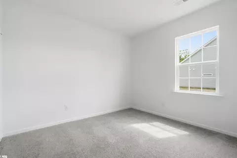 Bedroom - 425 Adhurst Dr, Enoree, SC 29335 photo 6 of 9