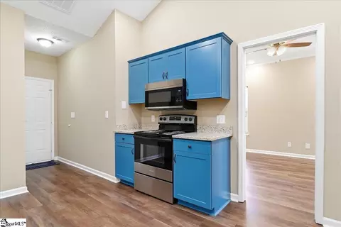 Entry Way - 529 Fox Hurst Ct, Moore, SC 29369 photo 3 of 4