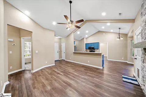 Entry Way - 529 Fox Hurst Ct, Moore, SC 29369 photo 4 of 4
