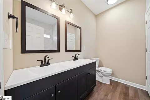 Bath - 529 Fox Hurst Ct, Moore, SC 29369 photo 1 of 3
