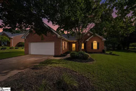 Exterior - 529 Fox Hurst Ct, Moore, SC 29369 photo 11 of 13