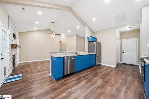 Entry Way - 529 Fox Hurst Ct, Moore, SC 29369 photo 2 of 4