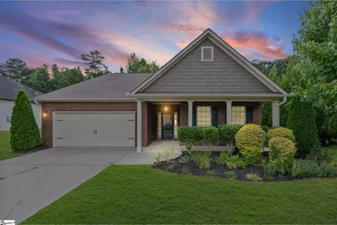 28 Trailwood Dr, Fountain Inn, SC 29644