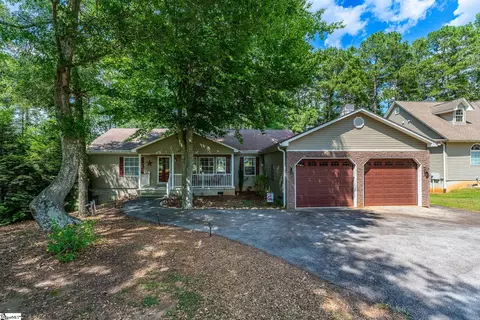 246 Bay Ridge Dr, Townville, SC 29689